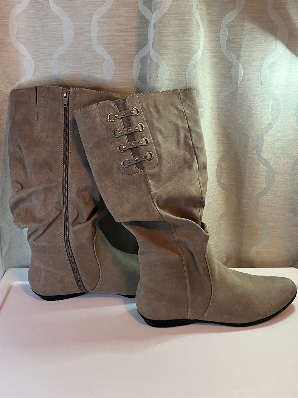 NWOT Cliff by White Mountain Tall Gray Slouch Boots Knee High Silver Detail 8.5‎
